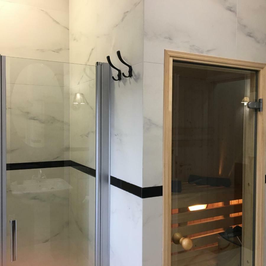 Family & Business Sauna Apartments Sienkiewicza No1 Centrum Plac Lliteratow- Piekny Apartament - 1 Bedroom With Private Sauna, Bath With Hydromassage, Parking Кельце Экстерьер фото